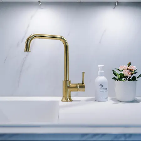 House 5 - Location 아파트 *