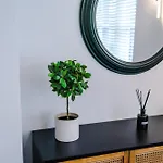 House 5 - Location *